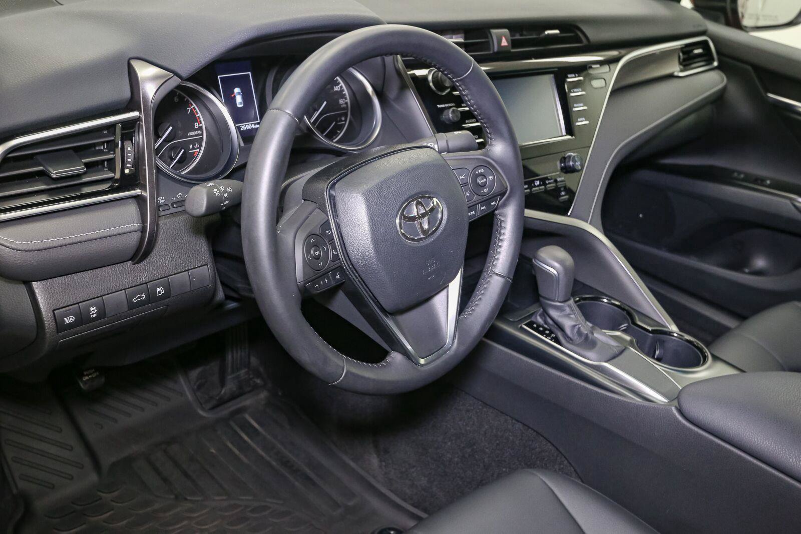 Used 2018 Toyota Camry SE FWD image 22