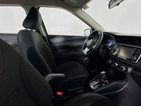 Used 2021 Nissan Kicks S image 28