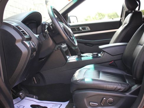Used 2016 Ford Explorer XLT w/ Equipment Group 202A image 11