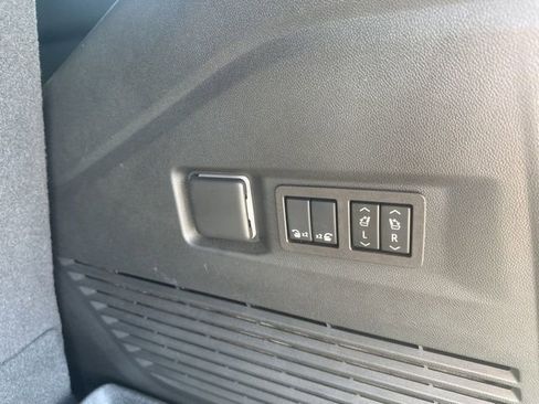 Used 2024 Chevrolet Tahoe RST w/ Luxury Package AWD/4WD image 32