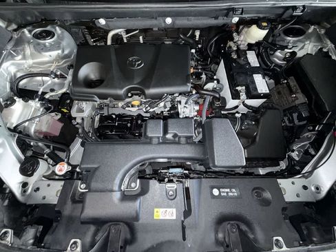 Used 2022 Toyota RAV4 XLE w/ Convenience Package image 12