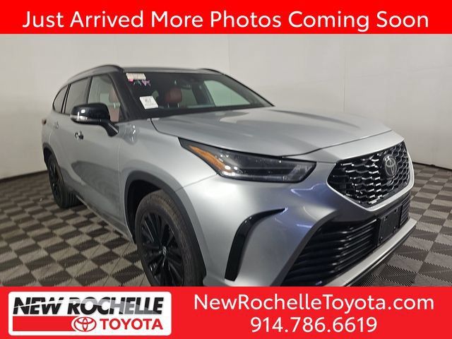 Used 2025 Toyota Highlander XSE AWD/4WD image 1