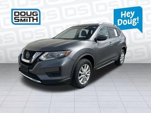 Used 2018 Nissan Rogue SV image 3