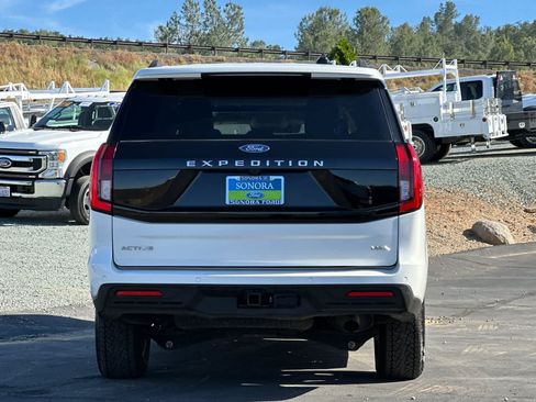Certified 2025 Ford Expedition Max Active AWD/4WD image 5