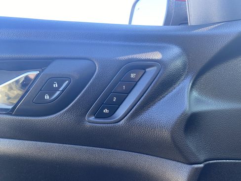 Used 2023 GMC Acadia SLT w/ Technology Package image 4