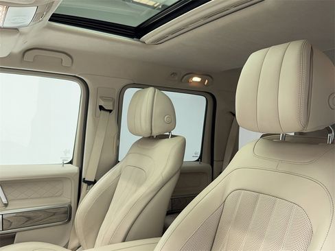 Used 2022 Mercedes-Benz G 550 image 35