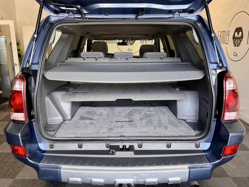 Used 2004 Toyota 4Runner SR5 AWD/4WD image 17