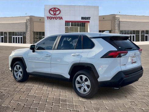 Certified 2022 Toyota RAV4 LE image 5