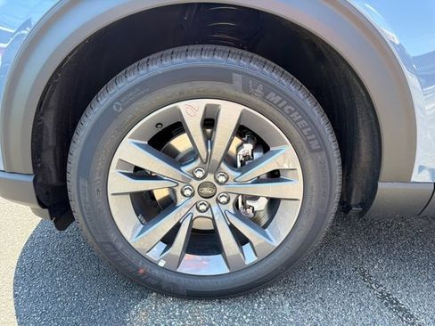 New 2026 Ford Explorer Active w/ Active Comfort Package AWD/4WD image 19
