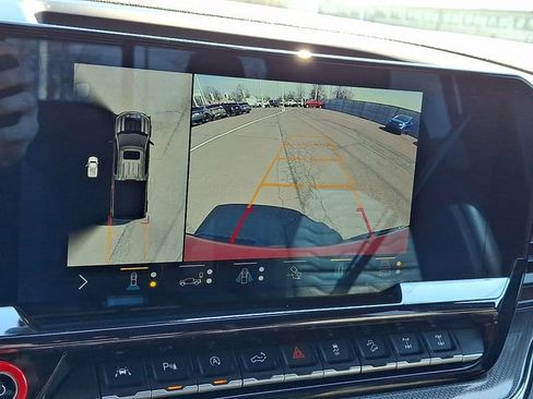 Used 2022 Chevrolet Silverado 1500 ZR2 w/ Technology Package AWD/4WD image 17