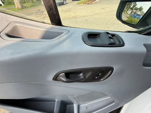 Used 2018 Ford Transit 250 130 Low Roof RWD image 30