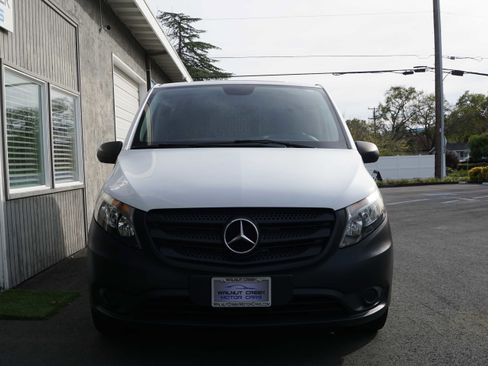 Used 2020 Mercedes-Benz Metris image 6