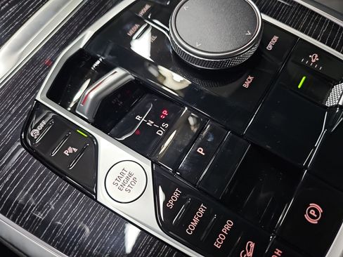 New 2026 BMW X7 xDrive40i w/ M Sport Package image 25