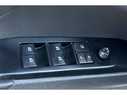 Used 2019 Toyota Camry SE FWD image 12