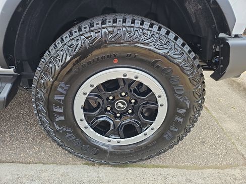 Used 2025 Ford Bronco Outer Banks w/ Sasquatch Package image 36