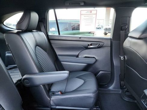 Used 2025 Toyota Highlander XSE image 26