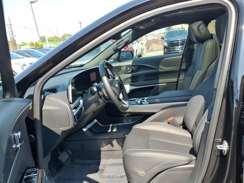 Certified 2024 Cadillac Lyriq Sport w/ LPO, Floor Liner Package AWD/4WD image 20