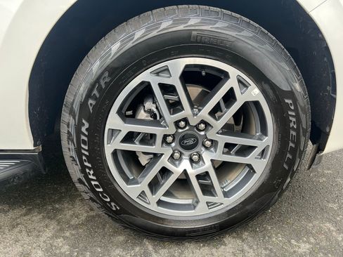 Used 2025 Ford Expedition Active image 22