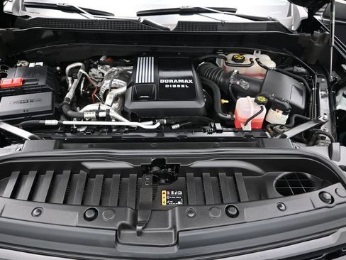 Used 2023 Chevrolet Silverado 1500 RST AWD/4WD image 16