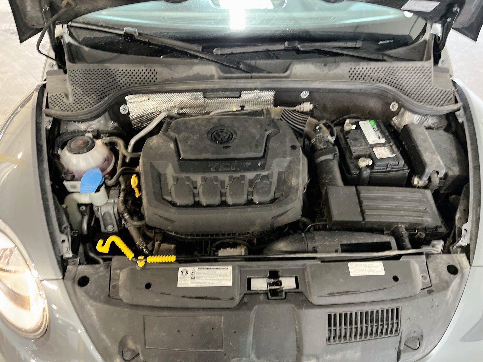 Used 2018 Volkswagen Beetle 2.0T S FWD image 28