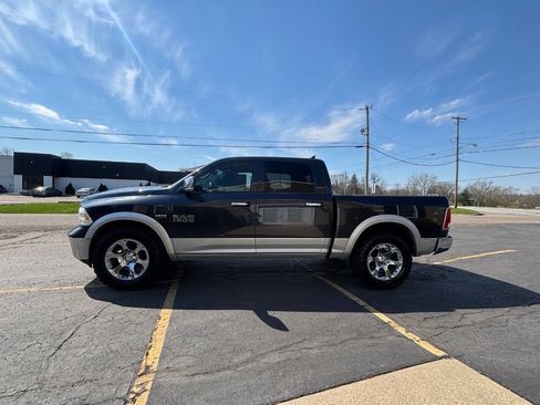 Used 2014 RAM 1500 Laramie w/ Convenience Group image 2