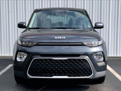 Used 2022 Kia Soul LX w/ Technology Package FWD image 3