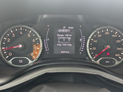Used 2018 Jeep Renegade Latitude FWD image 23