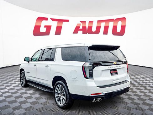 Used 2025 Chevrolet Suburban High Country image 5