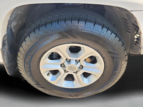 Used 2015 Toyota 4Runner SR5 Premium image 19