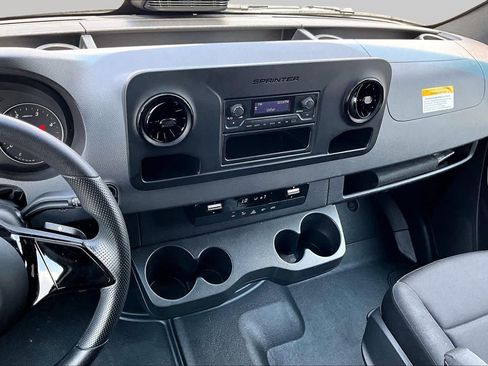 Used 2025 Mercedes-Benz Sprinter 2500 image 7