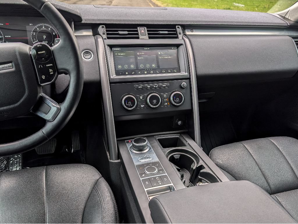 Used 2020 Land Rover Discovery Landmark AWD/4WD image 20