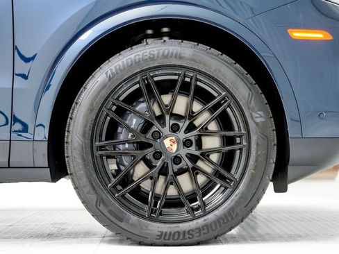 New 2026 Porsche Cayenne Coupe AWD/4WD image 33