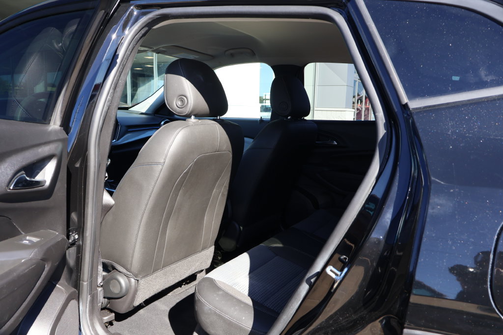 Used 2025 Chevrolet Trax LT FWD image 29