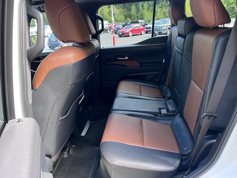 Used 2024 Lexus GX 550 w/ Accessory Package (2T) AWD/4WD image 21