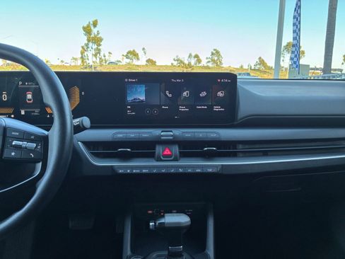 Used 2025 Kia K4 LXS image 17