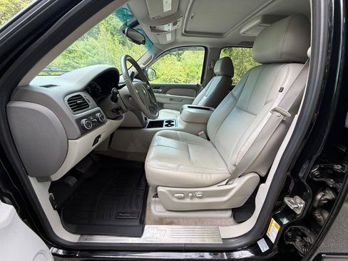 Used 2012 Chevrolet Tahoe LT AWD/4WD image 9