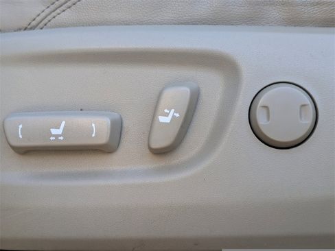 Used 2015 Toyota 4Runner Limited image 22