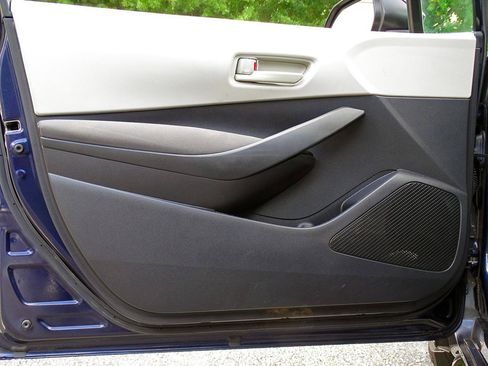 Used 2022 Toyota Corolla LE FWD image 24