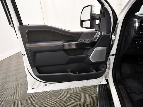 Used 2023 Ford F150 Platinum w/ FX4 Off-Road Package AWD/4WD image 13