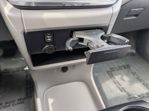 Used 2017 Toyota Sienna LE FWD image 23