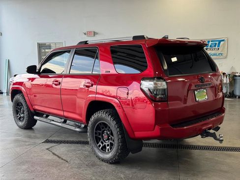 Used 2020 Toyota 4Runner TRD Off-Road Premium w/ Moonroof Package AWD/4WD image 33
