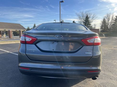 Used 2016 Ford Fusion SE image 4