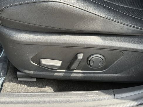 Used 2024 Hyundai Elantra Limited FWD image 29