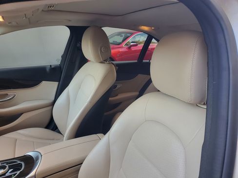 Used 2019 Mercedes-Benz C 300 Sedan image 17