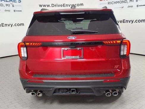 Used 2025 Ford Explorer ST AWD/4WD image 5