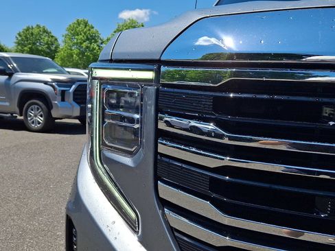 Used 2024 GMC Sierra 1500 SLT w/ SLT Premium Plus Package AWD/4WD image 10