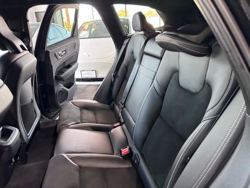 Used 2019 Volvo XC60 T5 R-Design w/ Protection Package Premier image 21