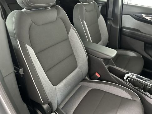 Used 2025 Chevrolet TrailBlazer LT w/ Convenience Package FWD image 29