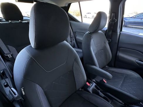 Used 2019 Nissan Kicks S image 29