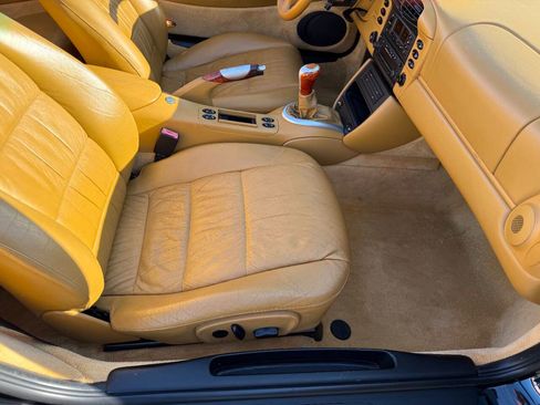 Used 2000 Porsche 911 Carrera 4 image 39